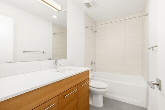 3015C 60th Ave SW in Seattle, WA - Building Photo - Building Photo