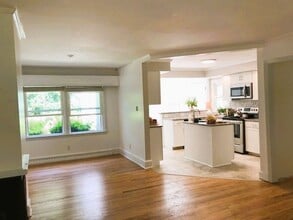 405 N Holden Rd in Greensboro, NC - Building Photo - Building Photo