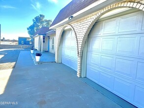 351 Duanesburg St in Horizon City, TX - Building Photo - Building Photo