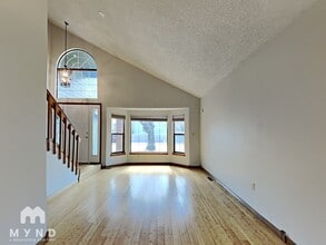 2304 S Gray Dr in Lakewood, CO - Foto de edificio - Building Photo