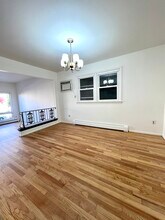 233 Cambridge Ave, Unit 1 in Jersey City, NJ - Building Photo - Building Photo