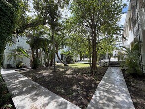 1421 SW 37th Ave in Miami, FL - Building Photo - Building Photo