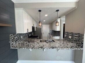 5093 N Laguna Dr in Sacramento, CA - Building Photo - Building Photo