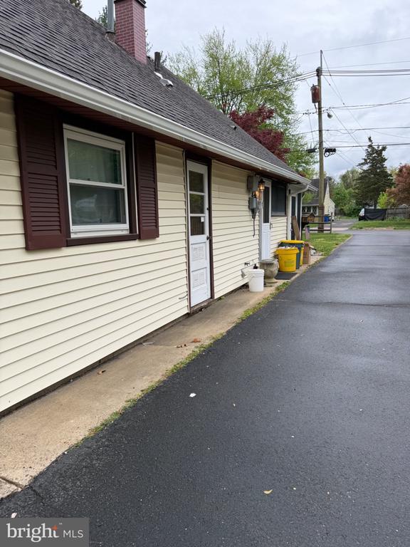 1062 Terrace Blvd in Ewing Township, NJ - Building Photo - Building Photo