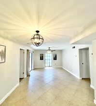 4112 Ashford Green Pl in Tampa, FL - Building Photo - Building Photo