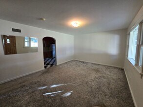 1004 Knight St in Miles City, MT - Building Photo - Building Photo