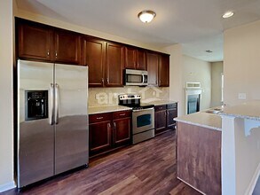 913 Bridlemine Dr in Fuquay Varina, NC - Building Photo - Building Photo