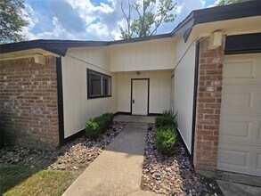 16331 Dew Drop Ln in Houston, TX - Building Photo - Building Photo