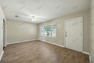 208 Westfork Dr in Fort Worth, TX - Building Photo - Building Photo