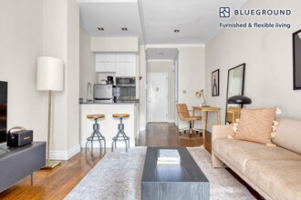 290 W 12th St in New York, NY - Building Photo - Building Photo