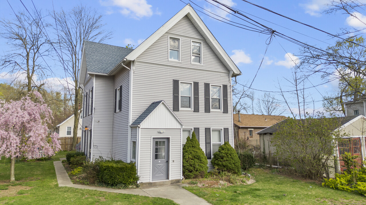 13 Victor St in Hamden, CT - Building Photo