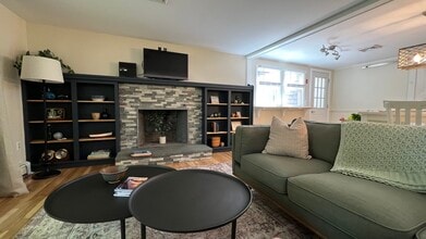 10 Clement St in Sandwich, MA - Building Photo - Building Photo