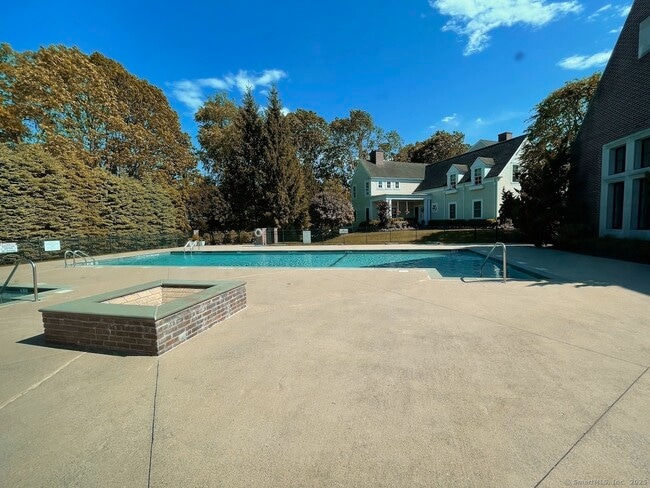 77 Havemeyer Ln in Stamford, CT - Building Photo - Building Photo