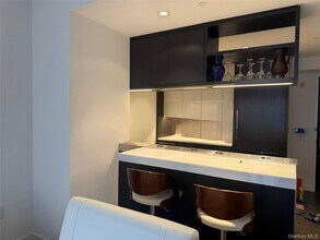 252 South St in New York, NY - Building Photo - Building Photo