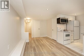 18 Preston Pl in Toronto, ON - Building Photo - Building Photo
