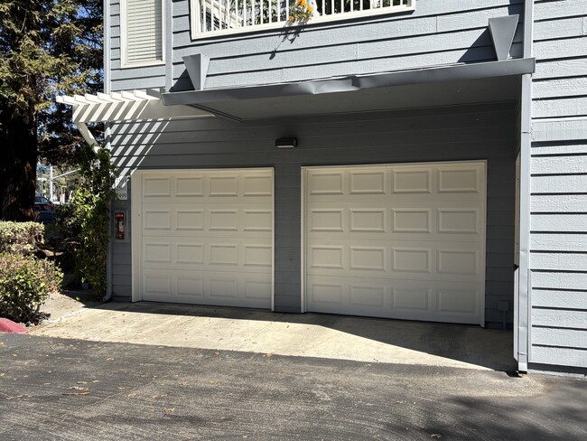 property at 2499 Alveswood Cir