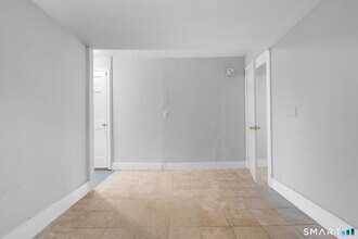 19 Woodbridge Ave in Ansonia, CT - Building Photo - Building Photo