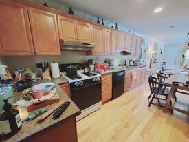 211 Main St in Stamford, CT - Building Photo