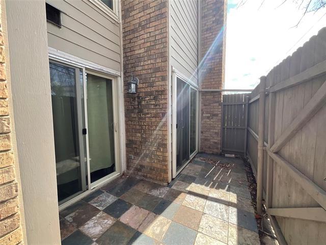 2331 N Davis Dr in Arlington, TX - Building Photo - Building Photo