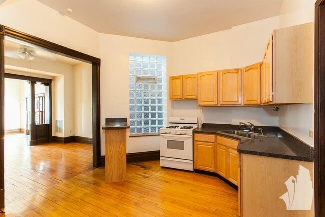 1813 N Milwaukee Ave, Unit 3R in Chicago, IL - Building Photo - Building Photo