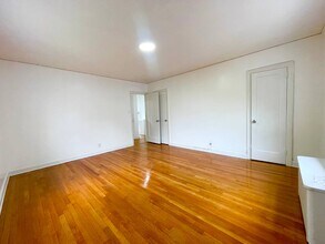 163-18 25th Dr in Queens, NY - Building Photo - Building Photo