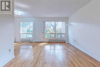 120 Woody Vine Way in Toronto, ON - Building Photo - Building Photo