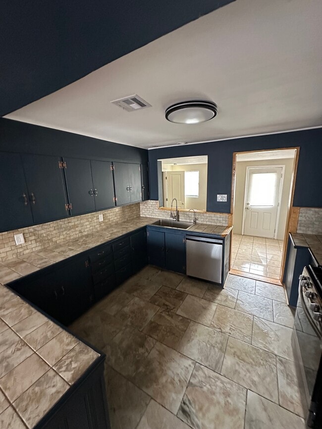 2422 SW Jefferson Ave in Lawton, OK - Building Photo - Building Photo