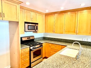 1144 Stonewall Cir in Westlake Village, CA - Building Photo - Building Photo