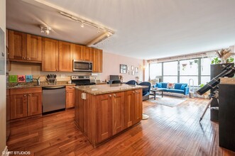 2930 N Sheridan Rd in Chicago, IL - Building Photo - Building Photo