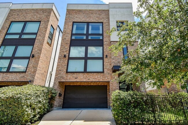 property at 2031 Vermont St