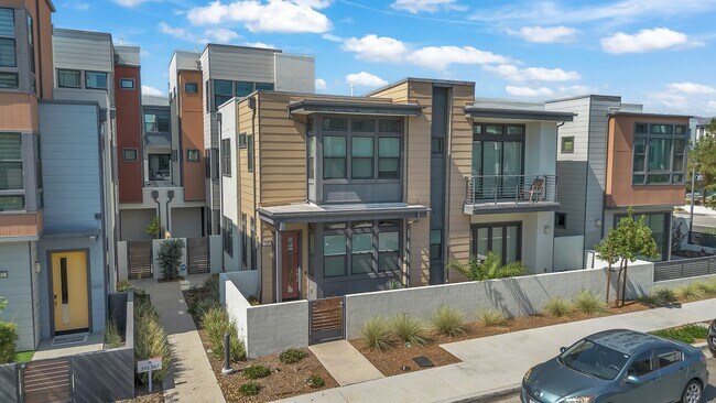 347 Novel in Irvine, CA - Building Photo - Building Photo