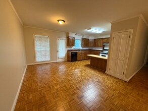 108 Pillette Rd in Lafayette, LA - Foto de edificio - Building Photo