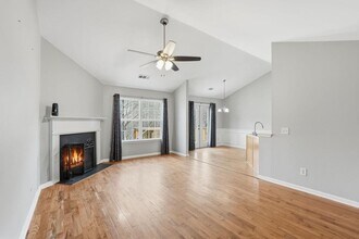 5055 Blue Goose Ct in Flowery Branch, GA - Building Photo - Building Photo