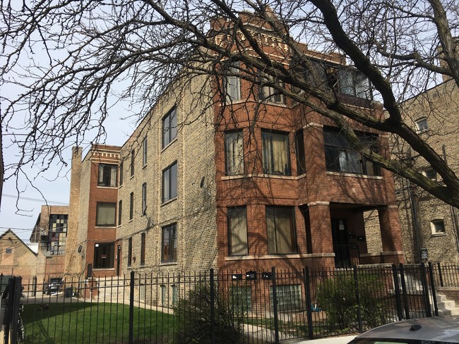 2544 N Harding Ave in Chicago, IL - Building Photo - Building Photo