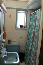 1023 Cross St in Philadelphia, PA - Building Photo - Building Photo