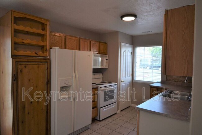 3712 Raphael Ct in West Valley City, UT - Building Photo - Building Photo