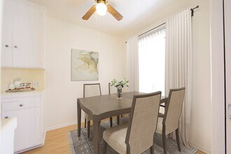 729 Gayley Ave, Unit Apt 102 in Los Angeles, CA - Building Photo - Building Photo