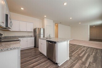 614 Edge Lake Ct in Montgomery, TX - Building Photo - Building Photo