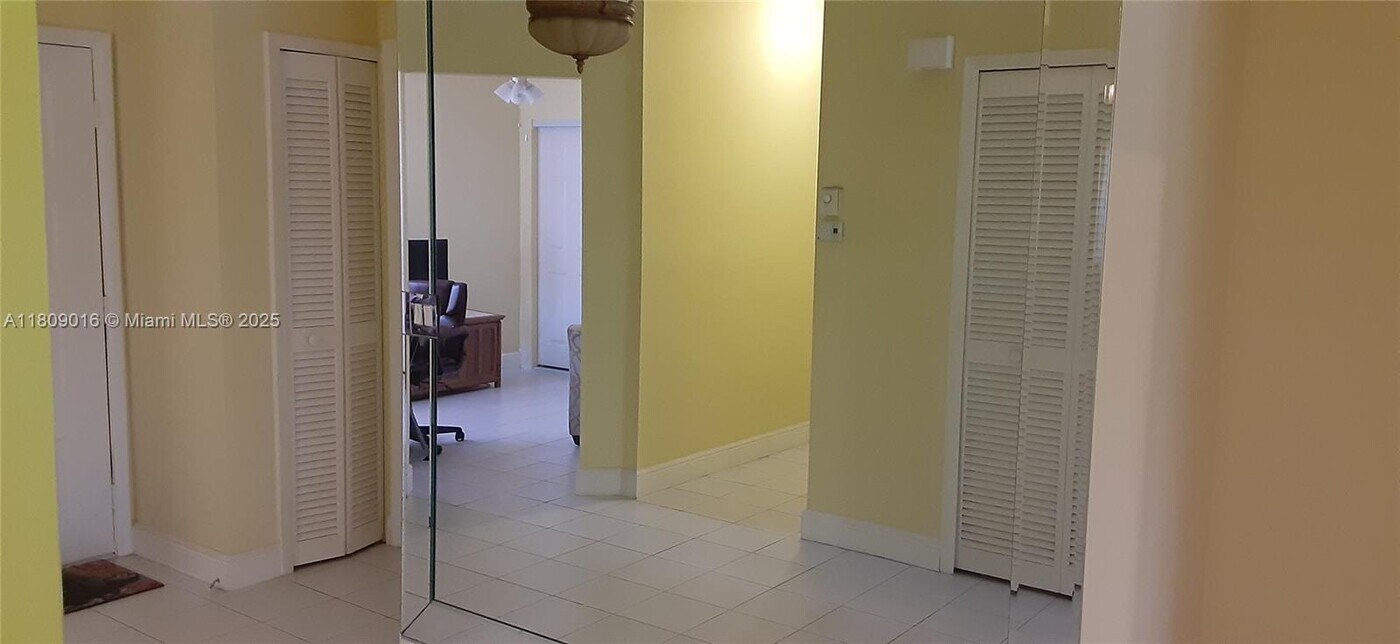 8328 Waterline Dr in Boynton Beach, FL - Building Photo
