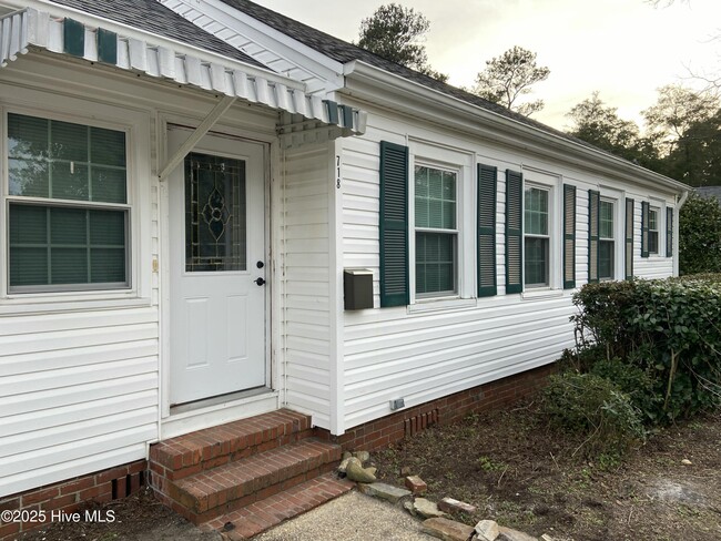 718 Morningside Dr in Wilmington, NC - Building Photo - Building Photo