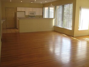 31 Channing St, Unit 1 in Newton, MA - Building Photo - Building Photo