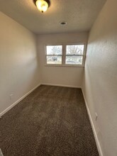 6 Delores Dr in Sauget, IL - Foto de edificio - Building Photo