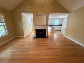 208 Charles Towne Ct in Columbia, SC - Building Photo - Building Photo