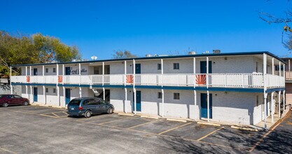 Coral Gables Apartments in San Antonio, TX - Building Photo - Building Photo