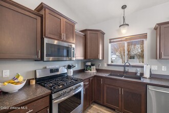 8747 N Boysenberry Loop in Hayden, ID - Building Photo - Building Photo