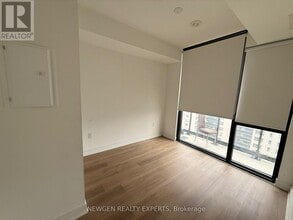 86 Dundas St E in Mississauga, ON - Building Photo - Building Photo