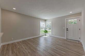 1719 Crystal Ct in Evansville, IN - Building Photo - Building Photo