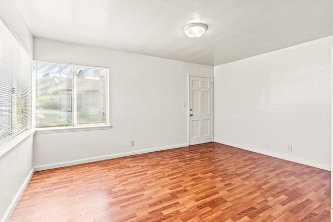 2351 88th Ave in Oakland, CA - Building Photo - Building Photo