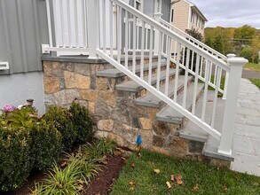 44 Cross St in New Canaan, CT - Building Photo - Building Photo