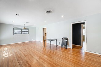4114 Lemac Dr in Houston, TX - Foto de edificio - Building Photo